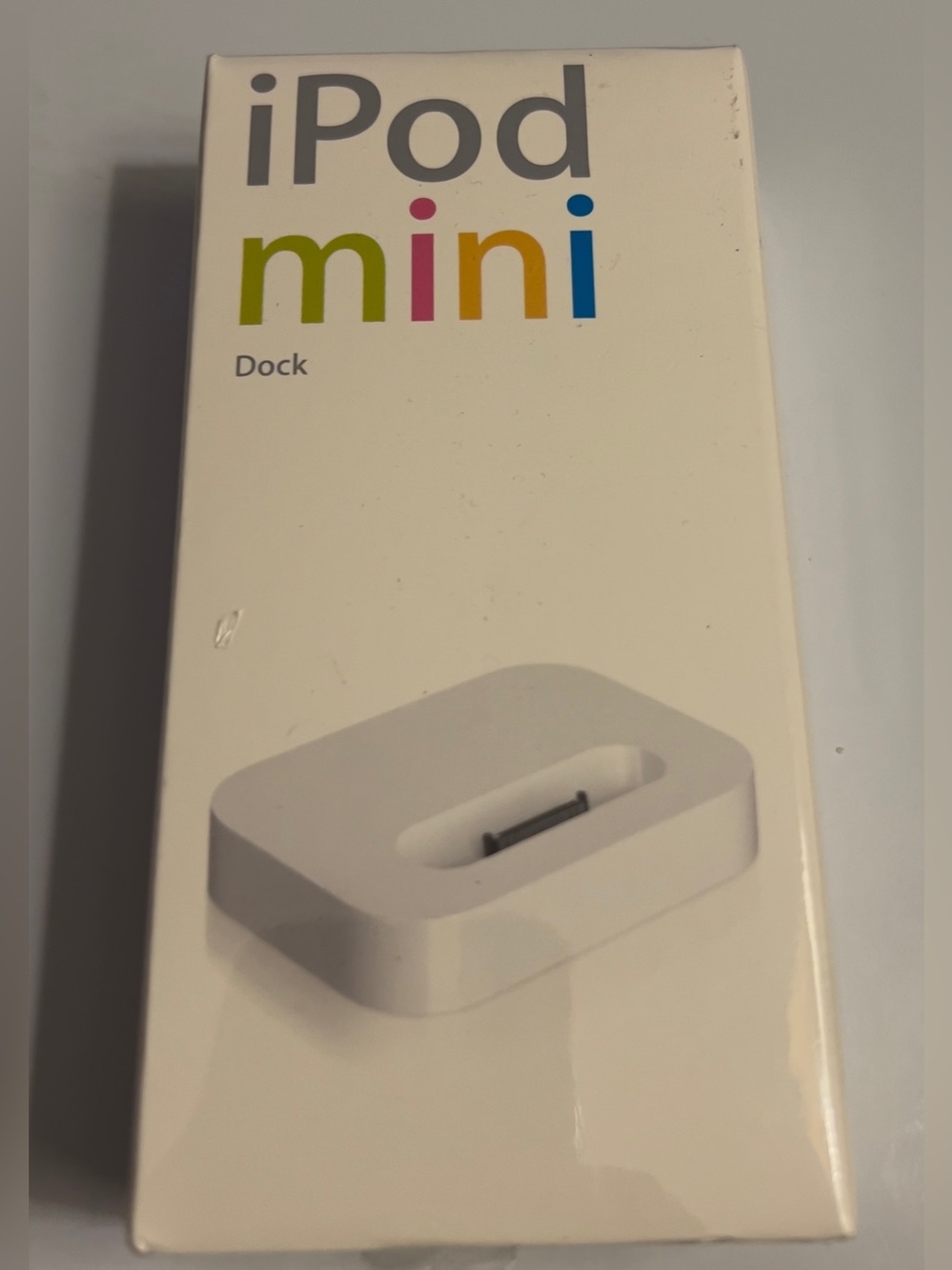 Original Apple M9467G/A White Cradle, Dock, Stand for iPod Mini SEALED RARE